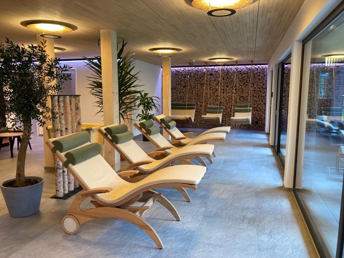 Goldener Adler Oberried - Hotel & Appartements Bagian luar foto