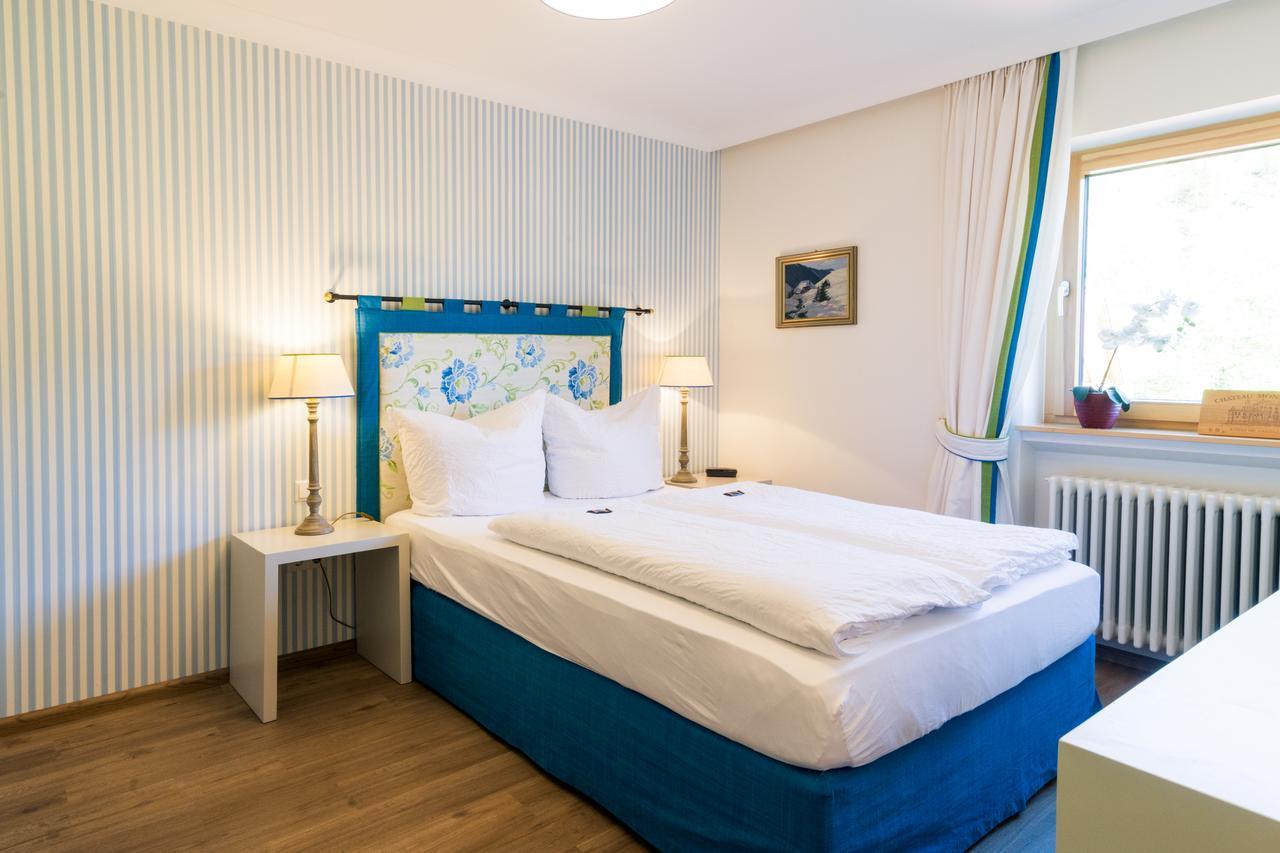Goldener Adler Oberried - Hotel & Appartements Bagian luar foto