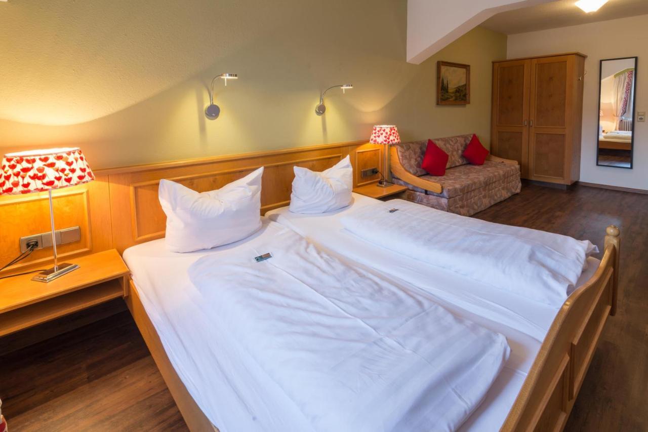 Goldener Adler Oberried - Hotel & Appartements Bagian luar foto