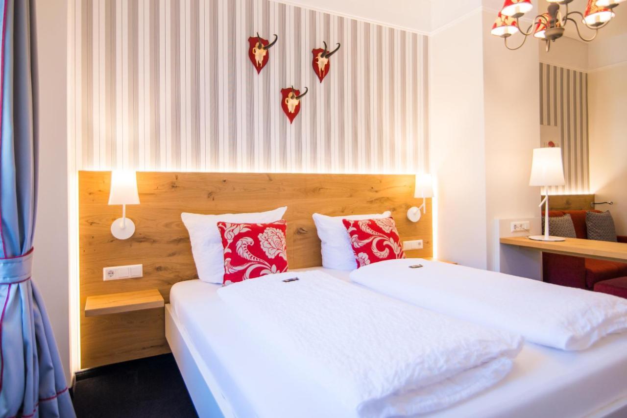 Goldener Adler Oberried - Hotel & Appartements Bagian luar foto