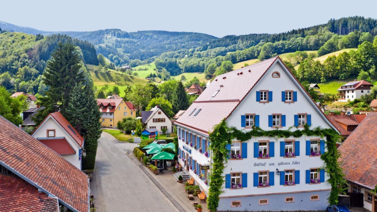 Goldener Adler Oberried - Hotel & Appartements Bagian luar foto